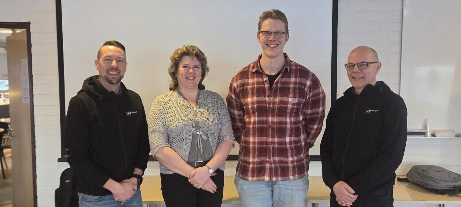 Kuvassa Janne Haapmäki, Timo Tammela ja Särkänlaidalta toimitusjohtaja Matti Vaaraniemi ja talouspäällikkö Anne Ojala.